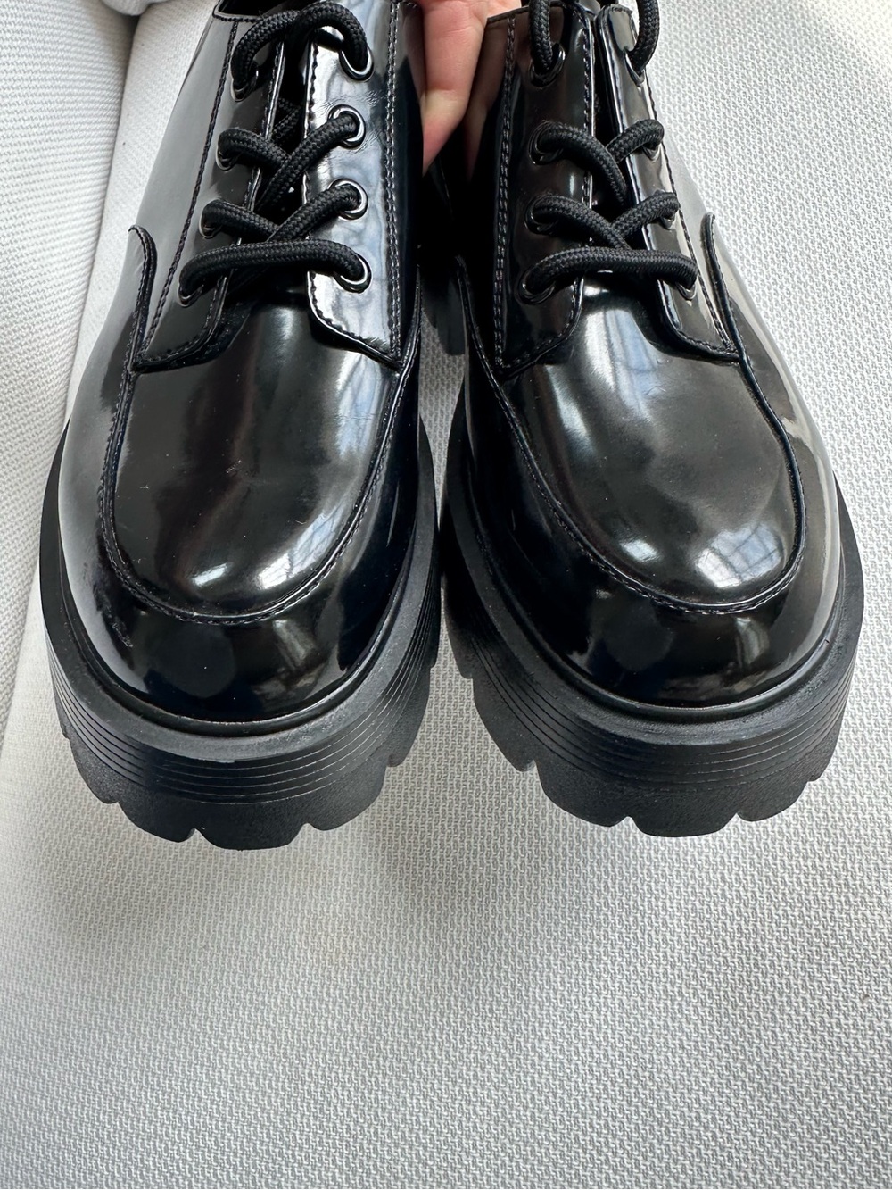 NEW Madden Girl Women's Cagan Lug Sole Platform Lace Oxfords 9 Black Leather - Picture 4 of 9